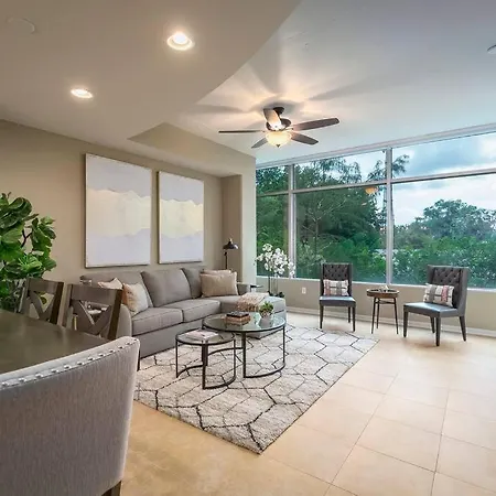 Stunning & Luxurious 2Bed 2Bath Open Floor Plan Apartment